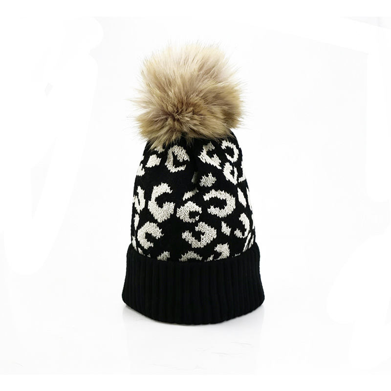 قبعة صوفية نسائية دافئة بطبعة  - مراجعة Beanie Cuffed Knit وسعره