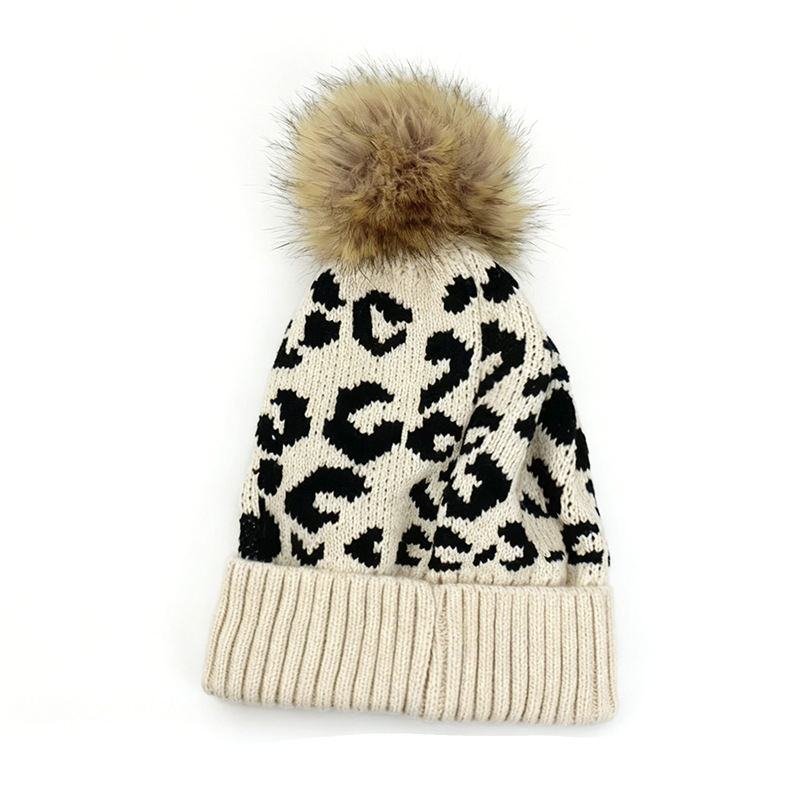 قبعة صوفية نسائية دافئة بطبعة  - مراجعة Beanie Cuffed Knit وسعره
